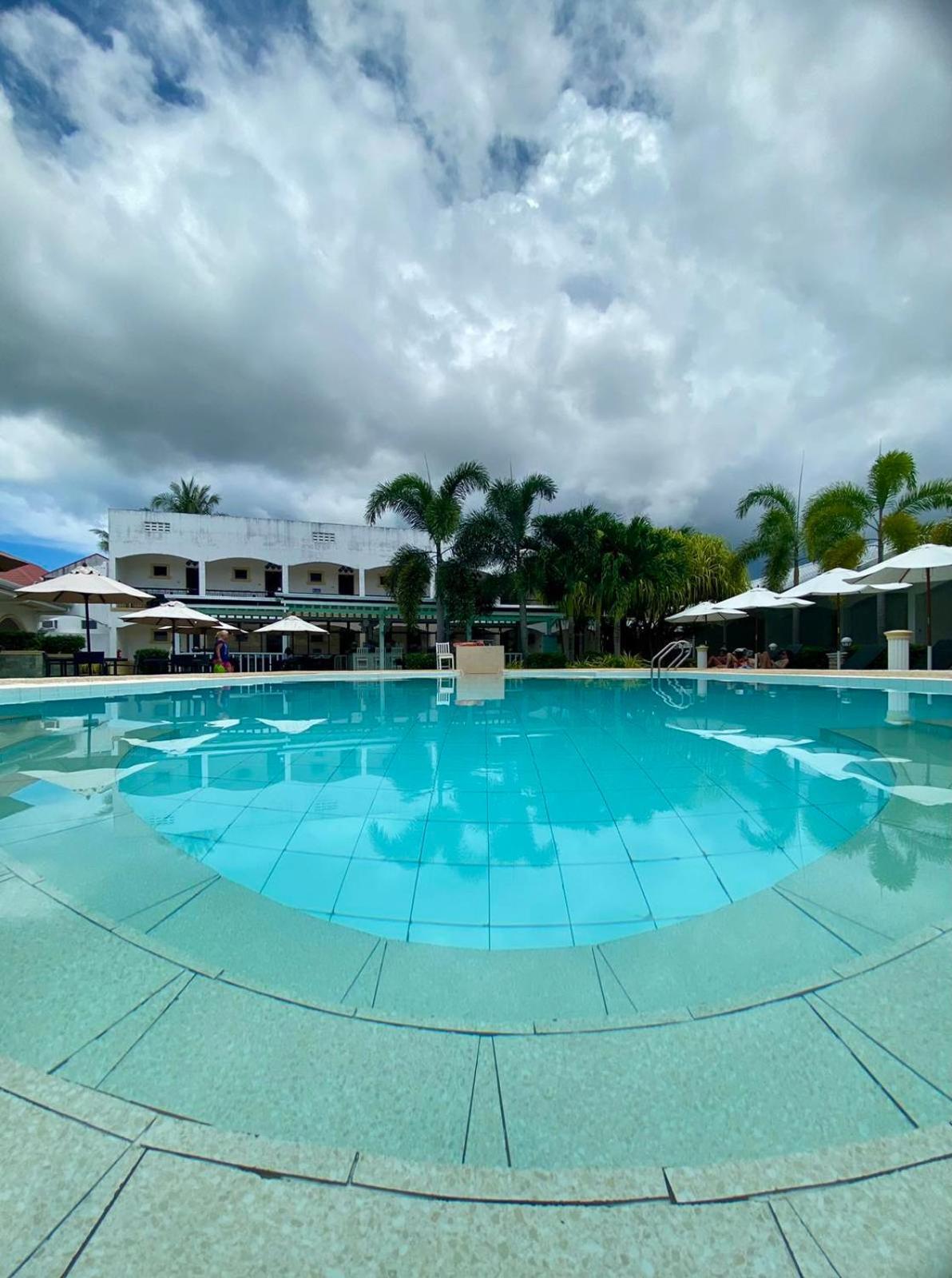 Panglao Regents Park Resort Exterior foto