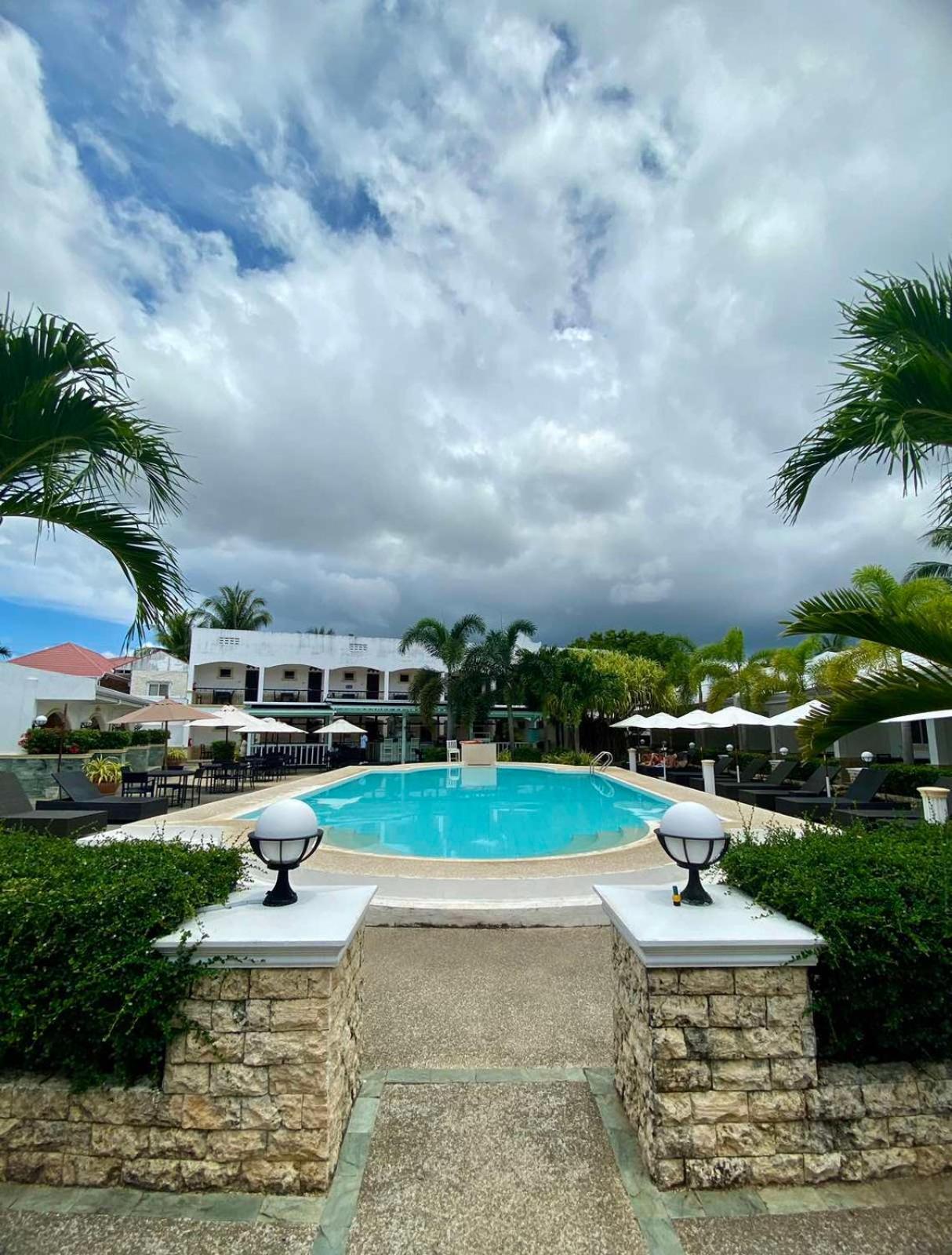 Panglao Regents Park Resort Exterior foto