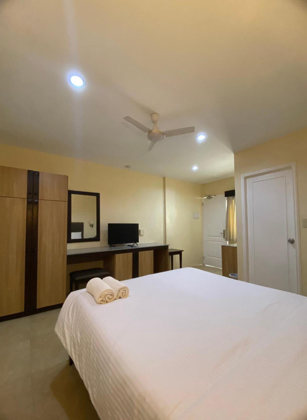 Panglao Regents Park Resort Exterior foto