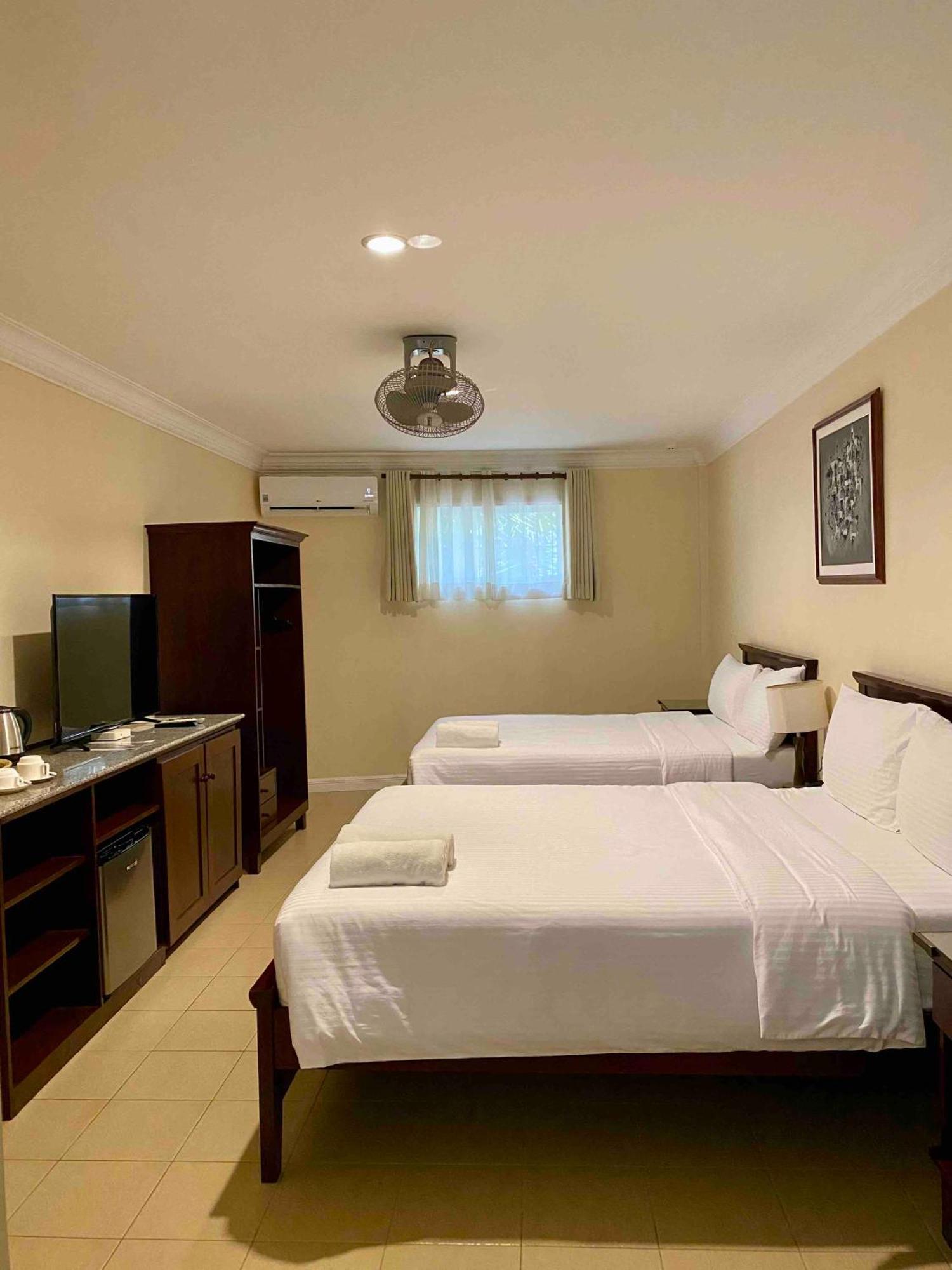 Panglao Regents Park Resort Exterior foto