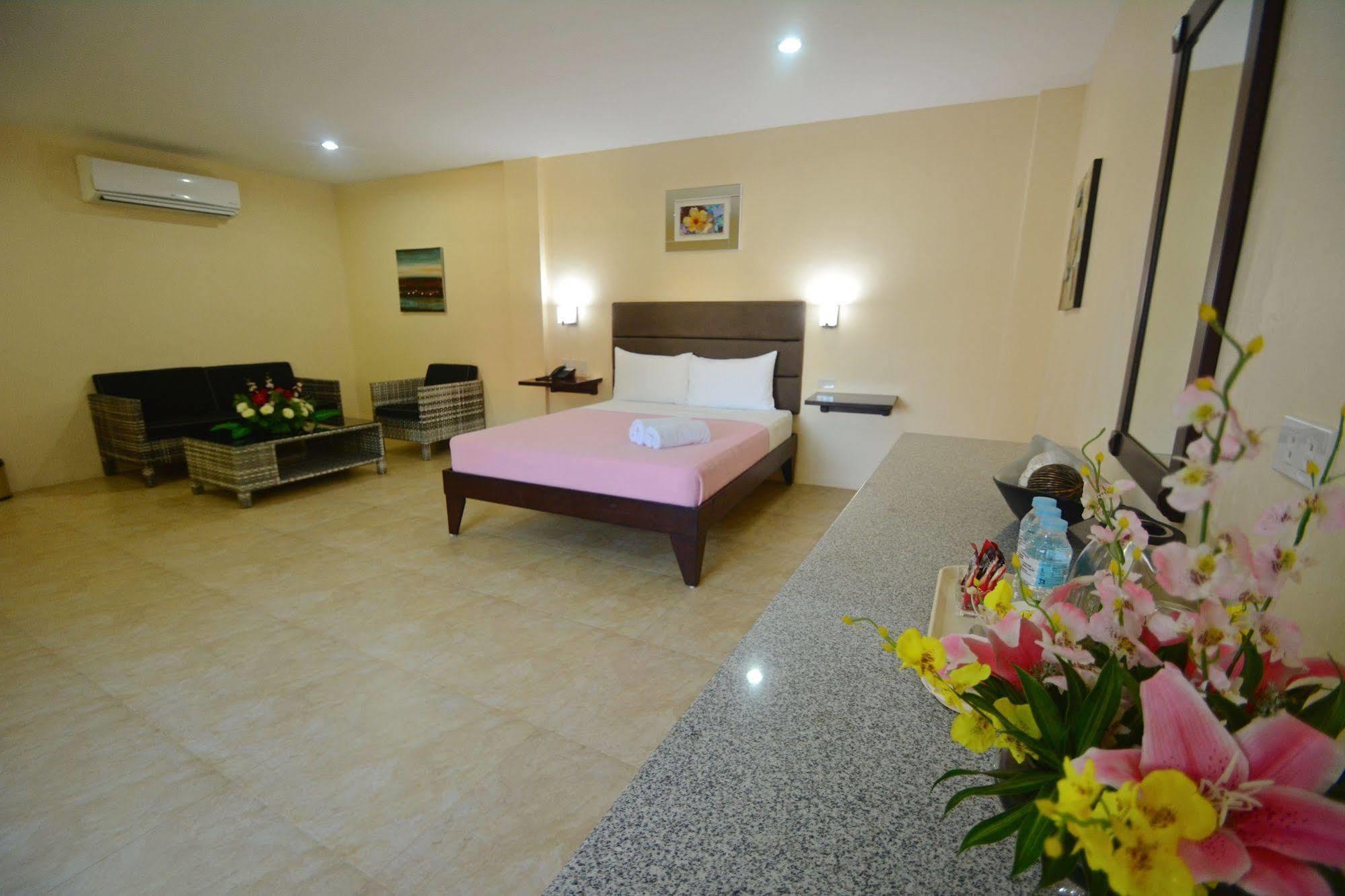 Panglao Regents Park Resort Exterior foto